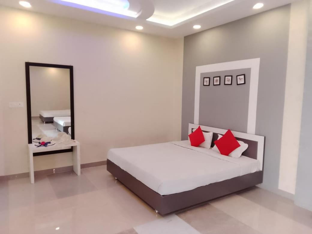 Mandav Hills Resort & Film City Māndu Exterior photo